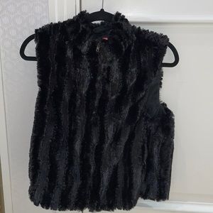 Eight Sixty Faux Fur Vest woman’s size Small